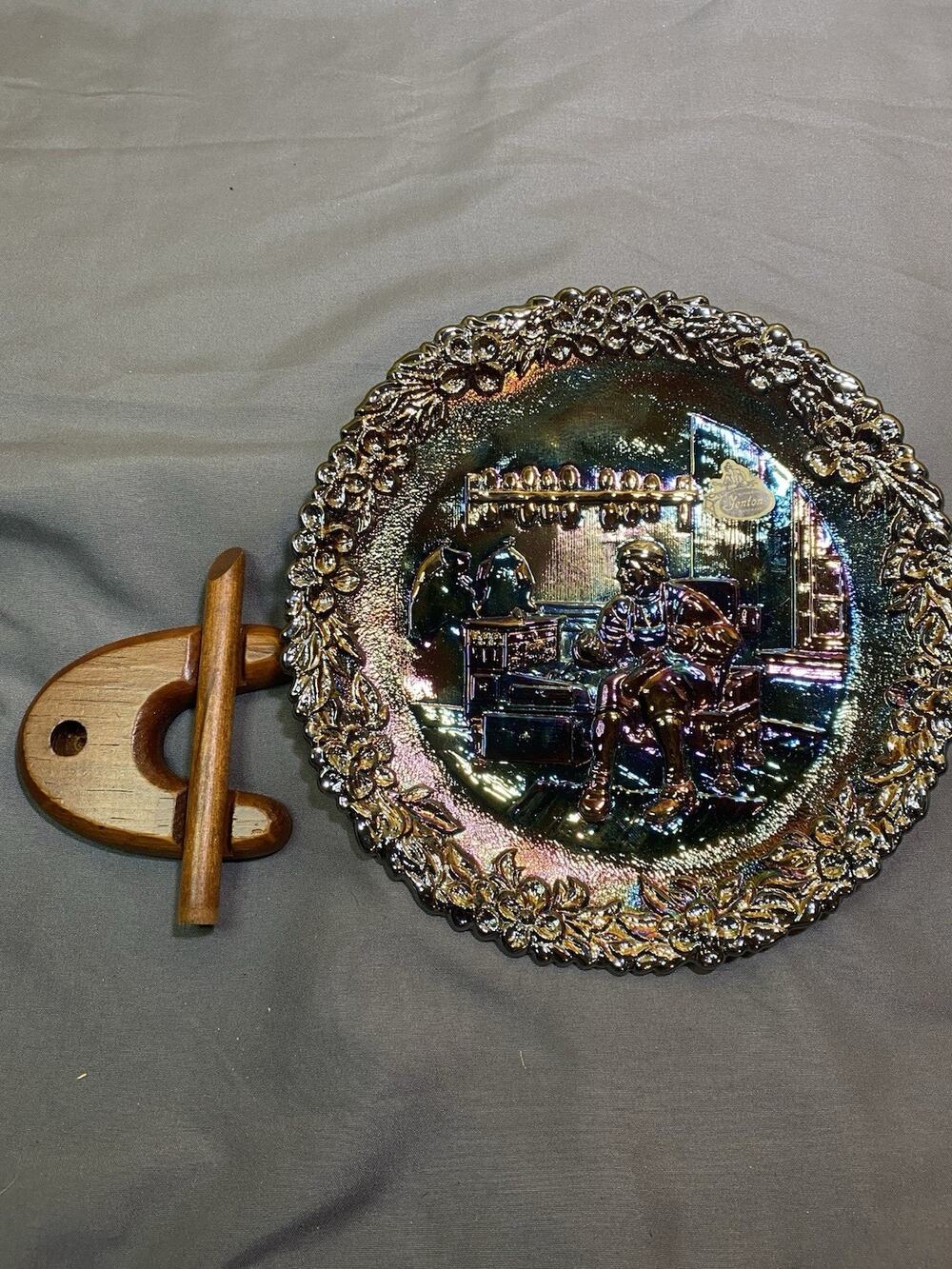 VINTAGE Fenton Carnival Glass 1973 American Craftsman Shoemaker 8" Plate No 4